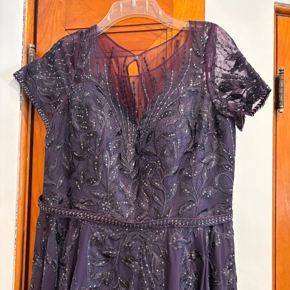 Mother of the bride - Picture 2 of 6